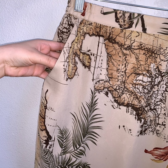 SOLD Vintage | Continent Globe Midi Straight Skirt - Picture 3 of 7